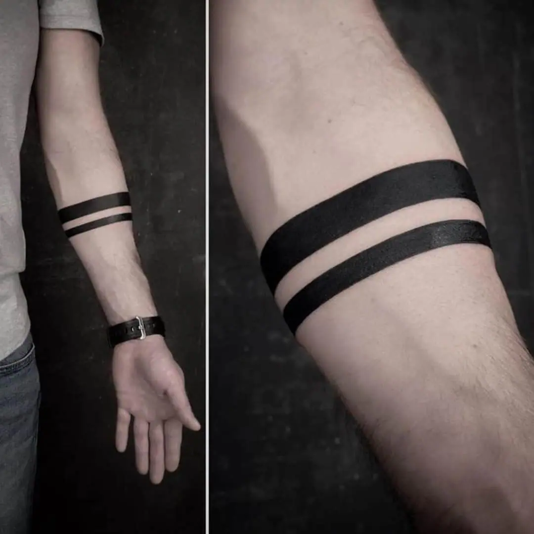 Que signifie le tatouage minimaliste a bandes noires 1.jpg